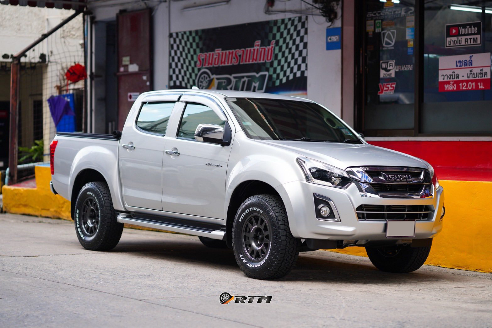 Isuzu D-Max ติดตั้ง Open Country AT3 White Letter