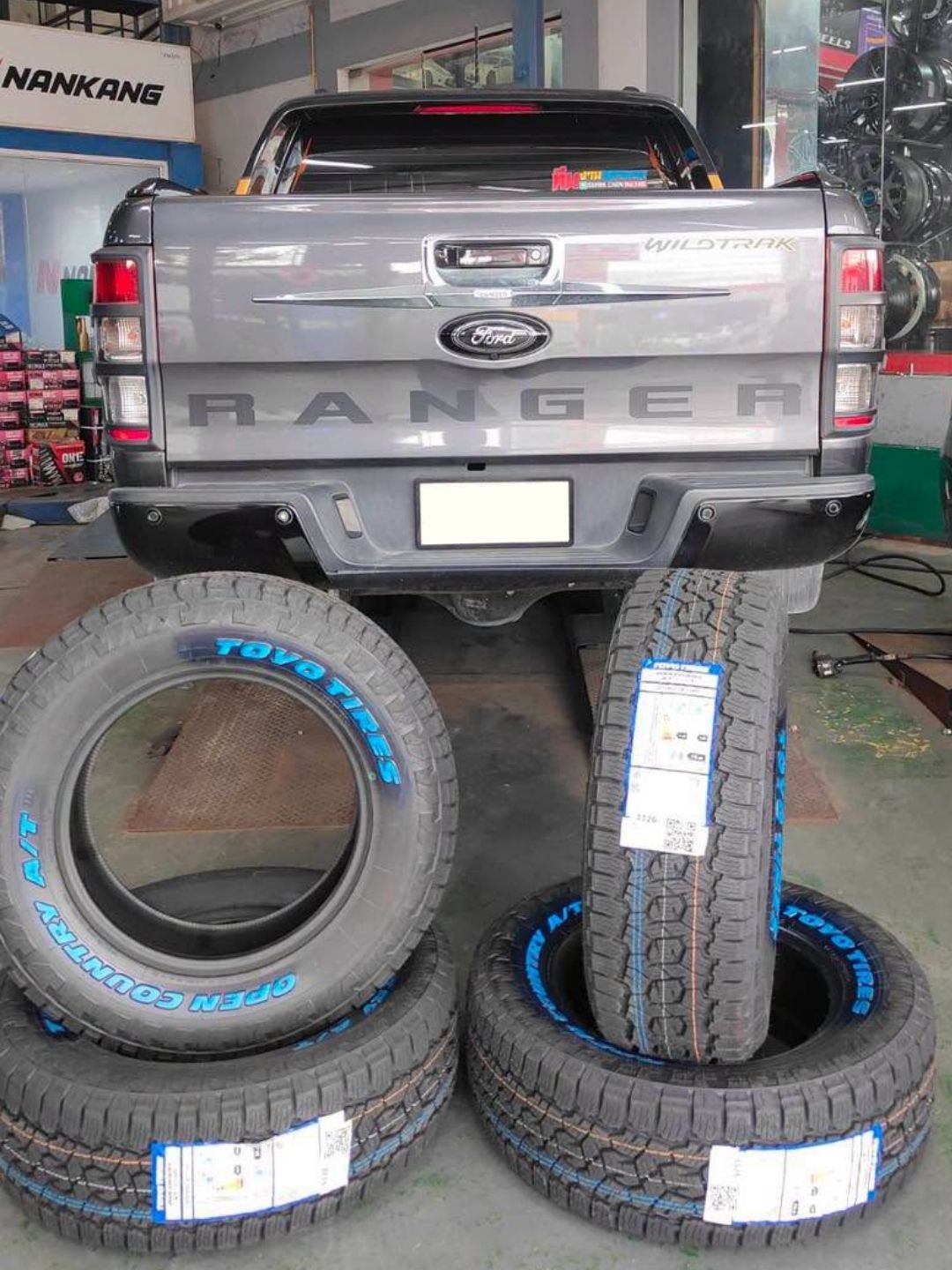 Ford Ranger ติดตั้ง Open Country AT3 White Letter